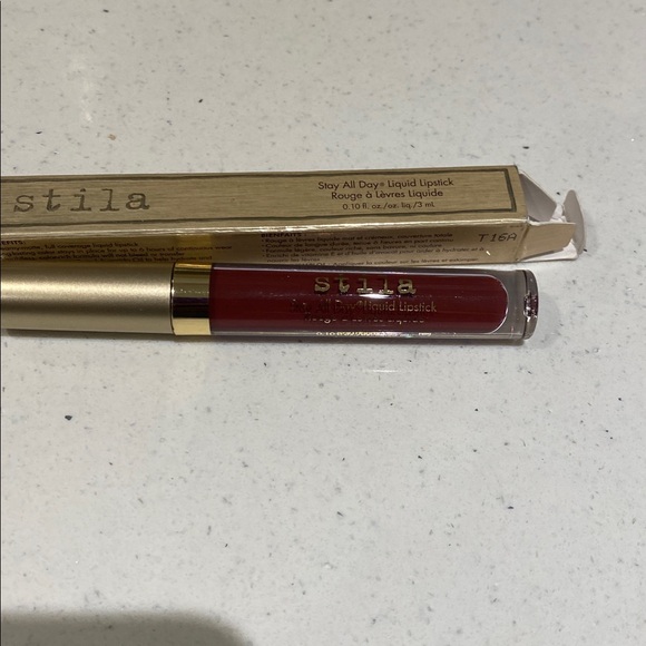 Stila Liquid Lipstick Ricco in Deep Burgundy - Picture 4 of 7